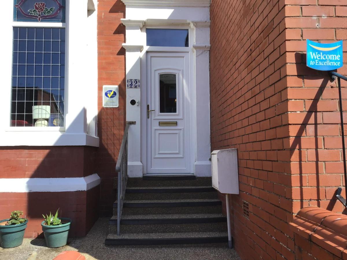 The Woodleigh Family Hotel Blackpool Buitenkant foto