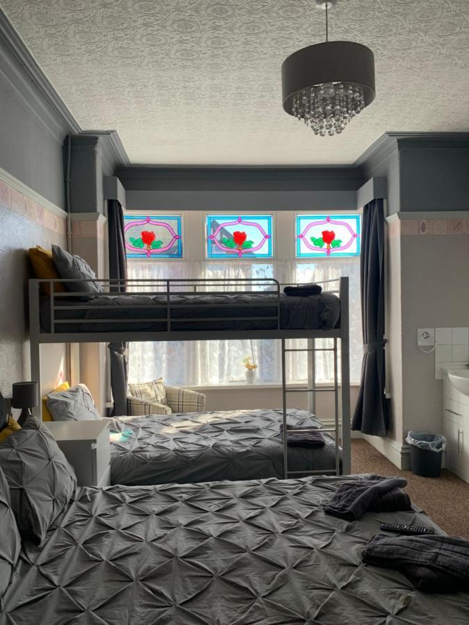 The Woodleigh Family Hotel Blackpool Buitenkant foto