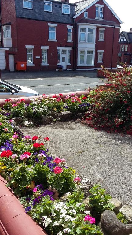 The Woodleigh Family Hotel Blackpool Buitenkant foto